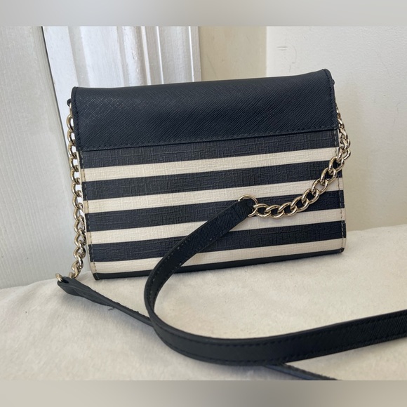 Kate Spade Striped storybook lining Small Crossbody Bag EUC - Picture 3 of 10
